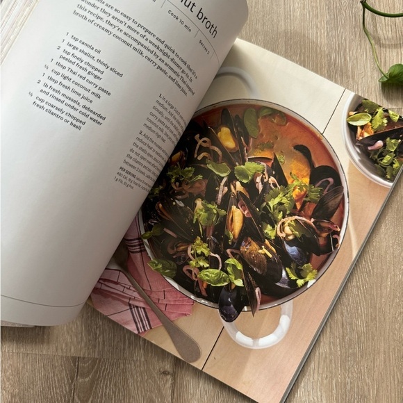 Bundle of 2 Weight Watchers Books: Easy Everyday Cooking & The Personal Points - Picture 8 of 8